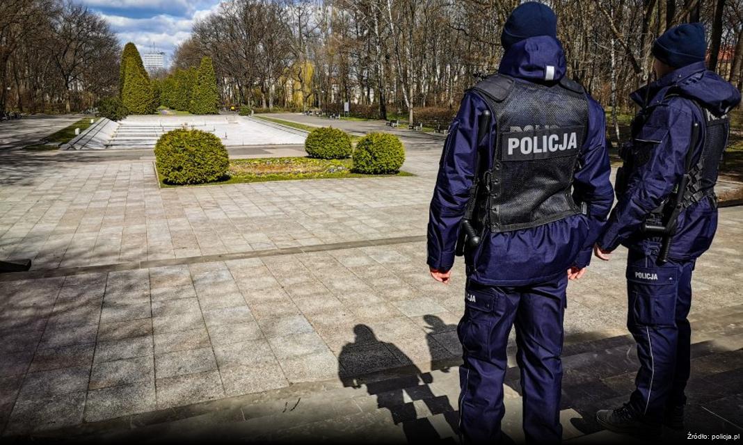 Bezpieczny Internet dla Dzieci – Policjanci Koszalin Uczą Młodzież