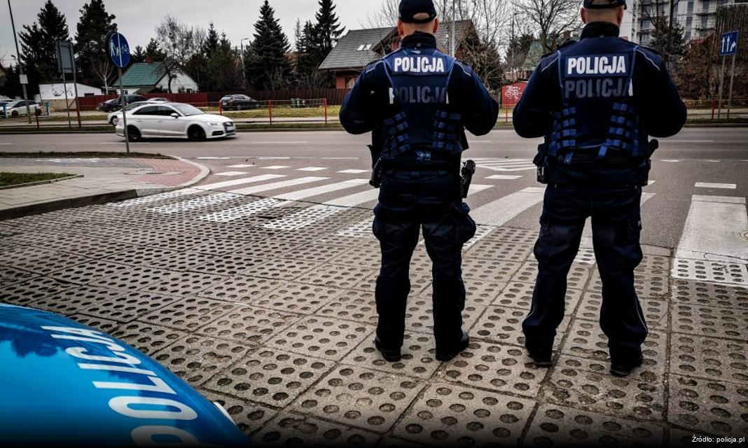 Policjant z Koszalina uhonorowany za akcję ratującą życie